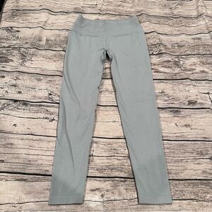 Buff Bunny Light Gray High Waisted Leggings size Medium